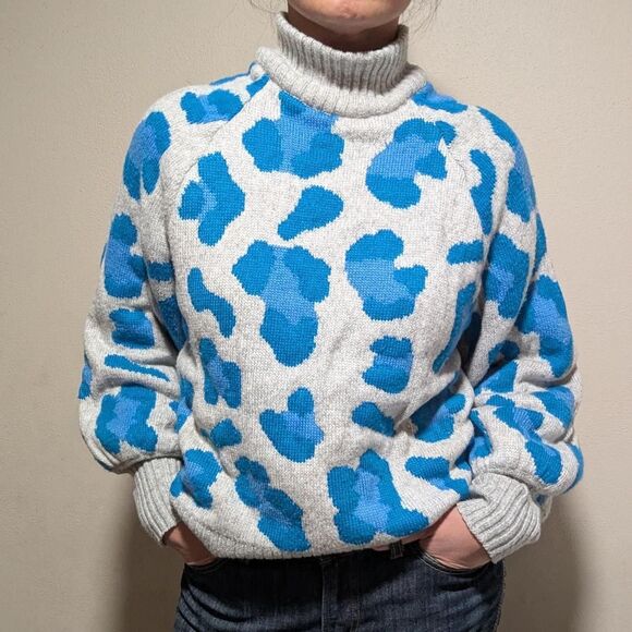 Warm and thick Women's Medium Grey and Blue Animal Print Cow Sweater - Picture 1 of 6